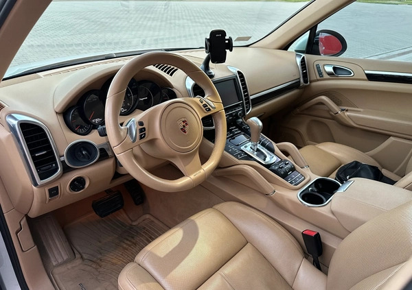 Porsche Cayenne cena 135900 przebieg: 139500, rok produkcji 2012 z Rzeszów małe 781